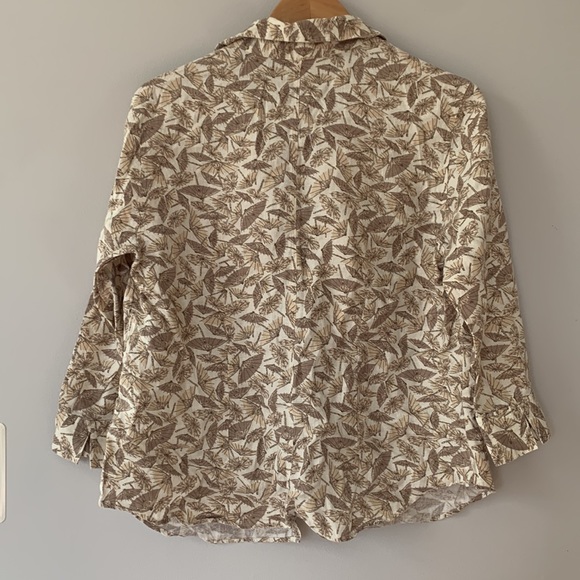 Linen button up - Picture 5 of 8